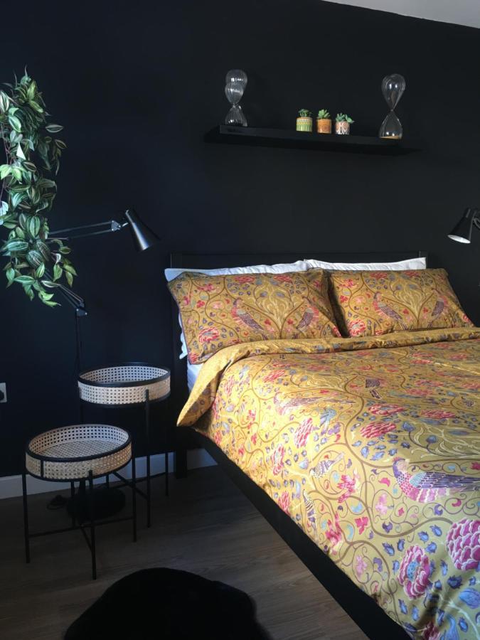 Comfortable Rooms With Live In Host, Walking Distance To The High St & More غلاستونبري المظهر الخارجي الصورة
